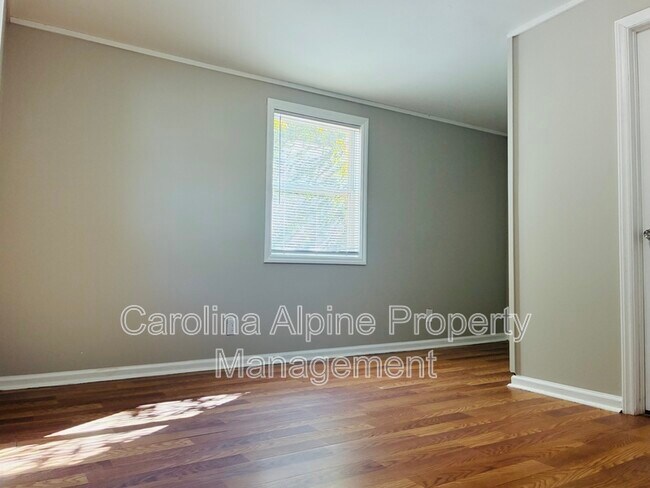 Building Photo - 110 N Webb St