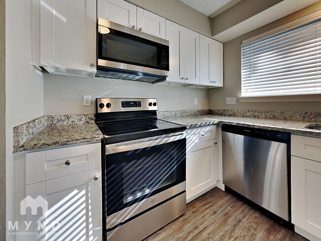 Building Photo - 11923 Medicine Bow Cir