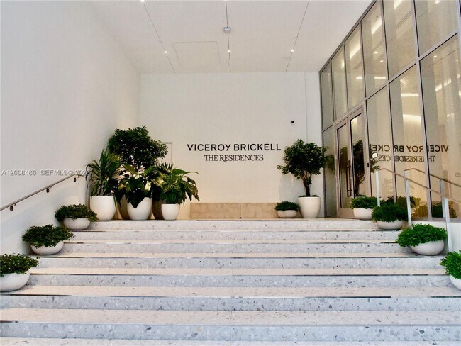 Building Photo - 77 SE 5th St