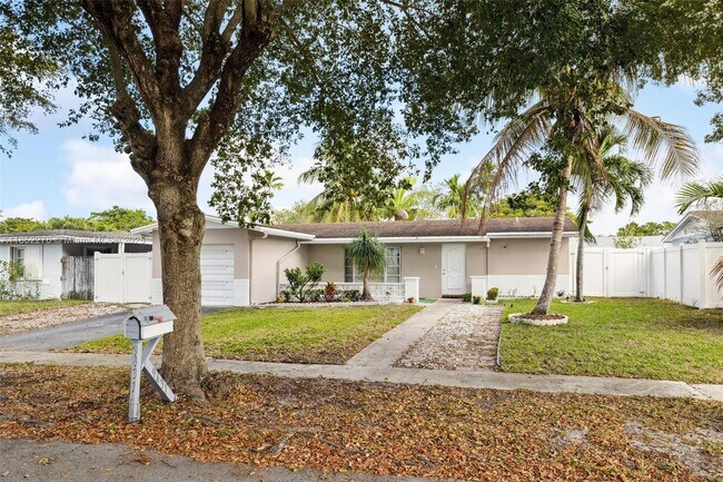 Primary Photo - 9431 NW 23rd St