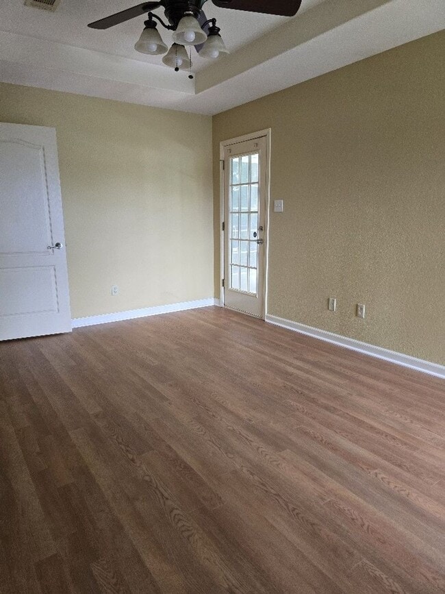 Building Photo - 3 bedroom 2 bath home for lease