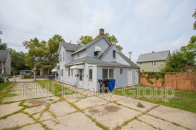 Building Photo - 3295 W 46th St