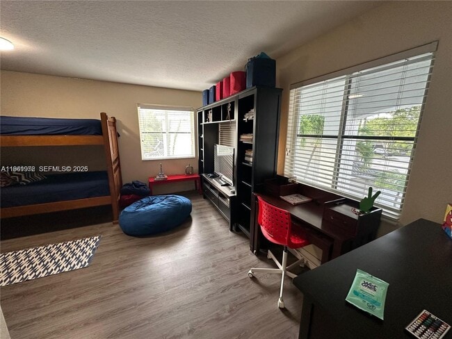 Building Photo - 1063 Sunflower Cir