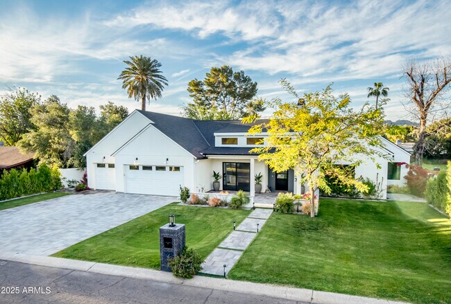 Building Photo - 2912 E Pierson St