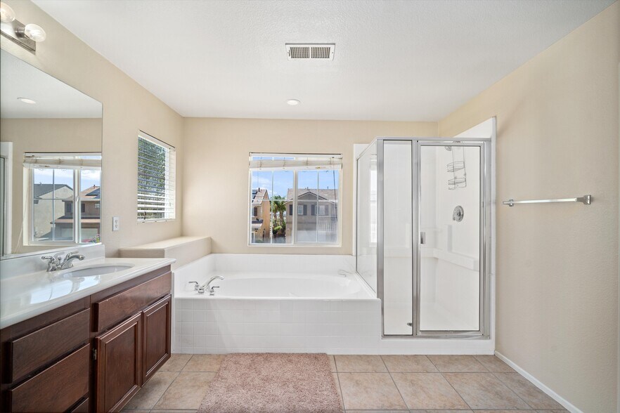 Building Photo - 26426 Mare Ln