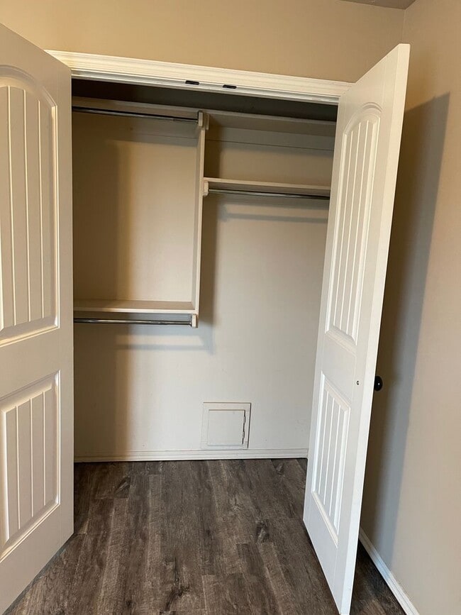 Building Photo - Three Bedroom Home Available for Lease in ...