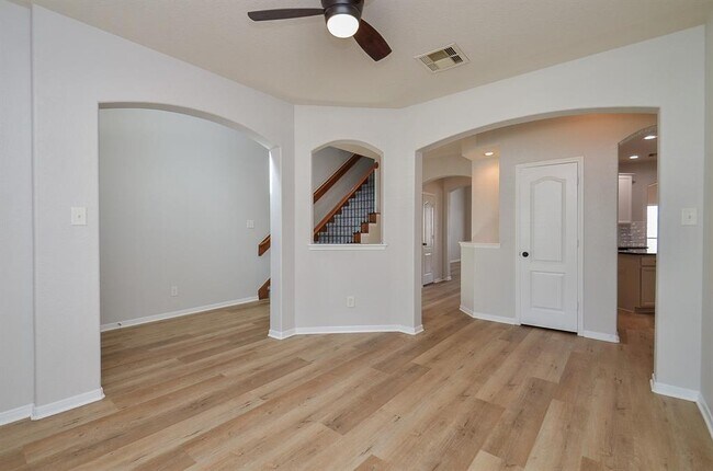 Building Photo - 15219 Bartlett Landing Dr