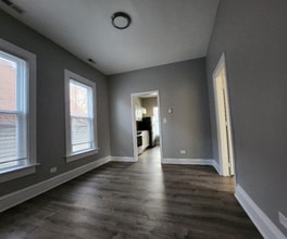 Building Photo - 1355 E 76th St