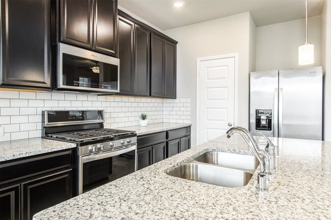 Building Photo - 1524 Beach Oak Dr