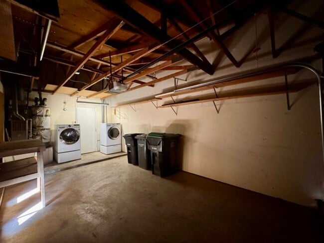 Building Photo - Charming 2 Bedroom Home in 55+ Valle Hermosa Community for Lease!