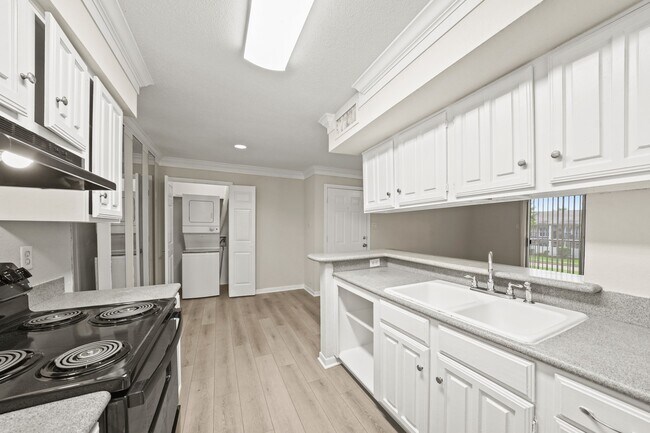 Building Photo - 12955 Woodforest Blvd