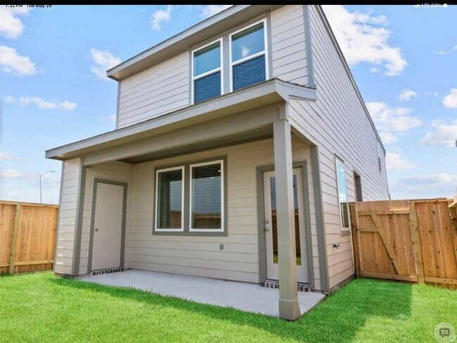 Building Photo - 1814 Revolution Way