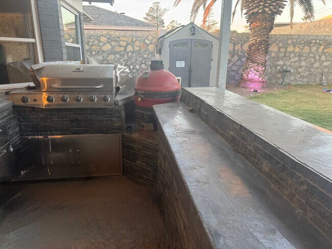 Building Photo - 6437 Dawn Dr