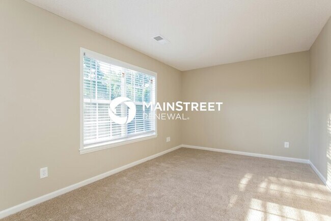Building Photo - 4 Bedroom Pet-Friendly Home in Douglasville, GA with Main Street Renewal