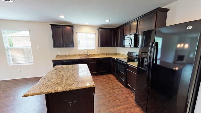 Building Photo - 2914 Whispering Pine Blvd