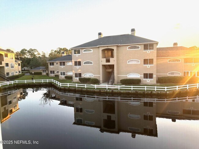 Building Photo - 1655 The Greens Way