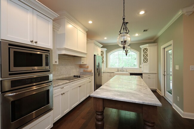 Building Photo - 3722 Knights Mill Drive