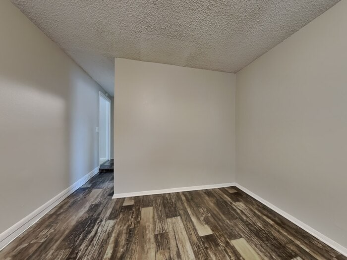 Building Photo - 9402 Lonsdale Ct