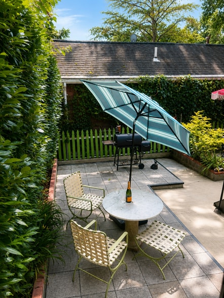Outdoor Patio - 4836 Reservoir Rd NW