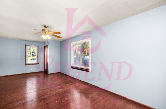 Building Photo - Spacious St. Ann Home with Large Detached ...