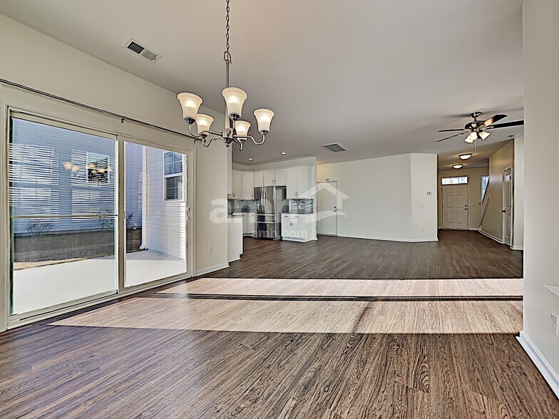 Building Photo - 1506 SanBorll Landing Dr