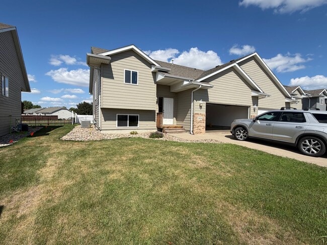 Building Photo - 3606 W Hughes Pl