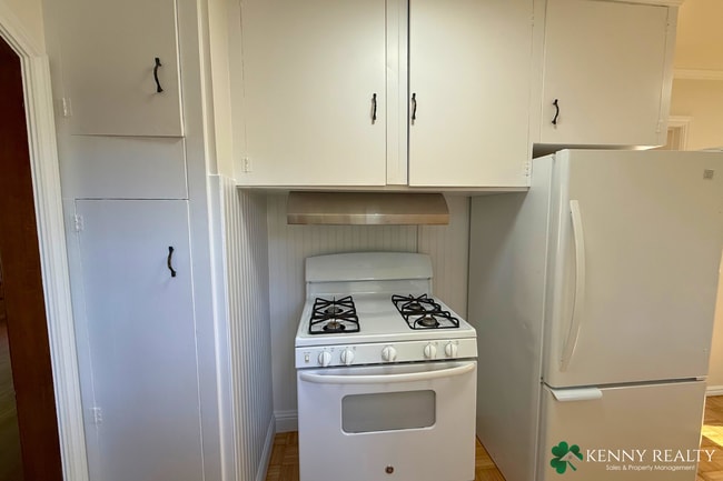 Building Photo - Charming 1 Bedroom Home with Private Yard in Pacifica