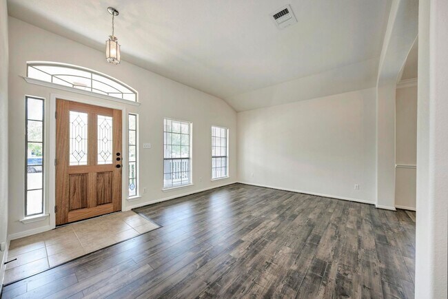 Building Photo - Large home in Pflugerville!  3 car garage - Highland Park Neighborhood