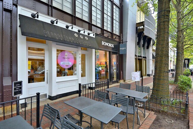 Building Photo - SHORT TERM LEASE AVAILABLE -- Luxury TH in Bethesda - 4 bed + 3.5 ba - Elevator TH in Gated commu...