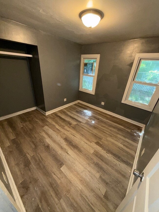 Building Photo - 202 Garver Ave