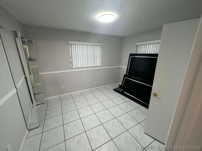 Building Photo - 2510 SW 81st Ave