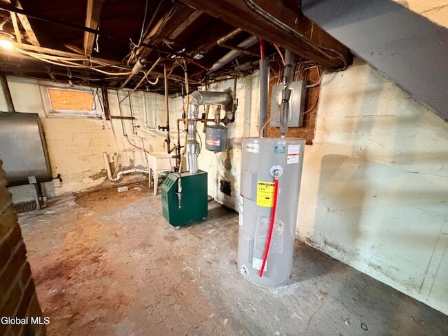 Building Photo - 39-41 Roosevelt Road Unit