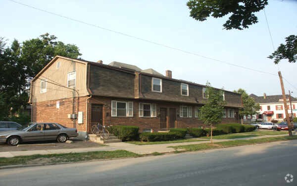 Building Photo - 1550 Neil Ave