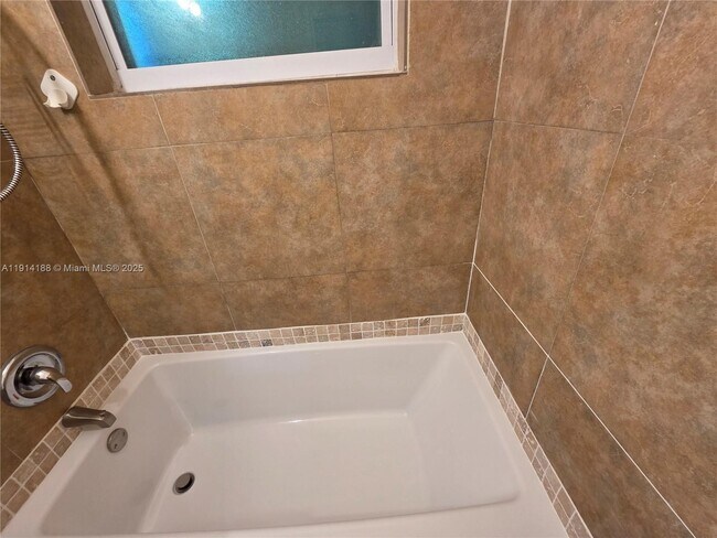 Building Photo - 1085 NW 133rd St