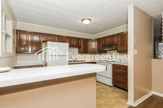 Building Photo - 603 W Martindale Rd