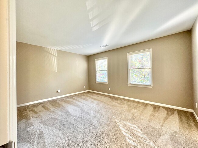 Building Photo - Well Maintained 3 Bedroom with Large Back Deck & Detached Garage!