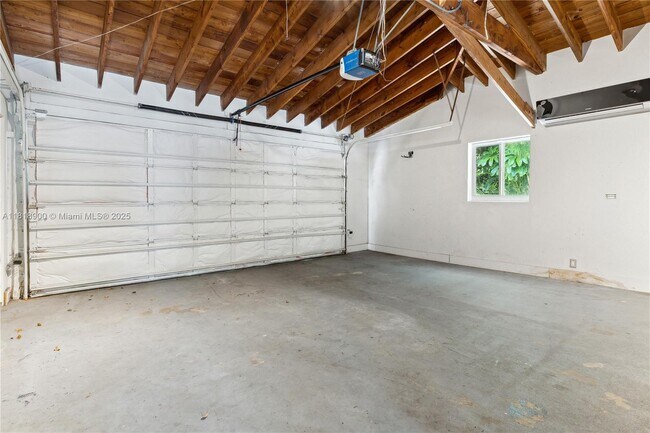 Building Photo - 601 Tibidabo Ave
