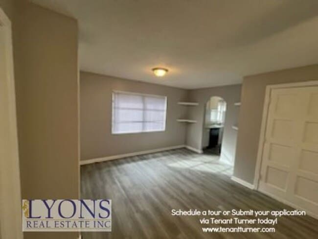 Building Photo - 2310 Deborah Dr