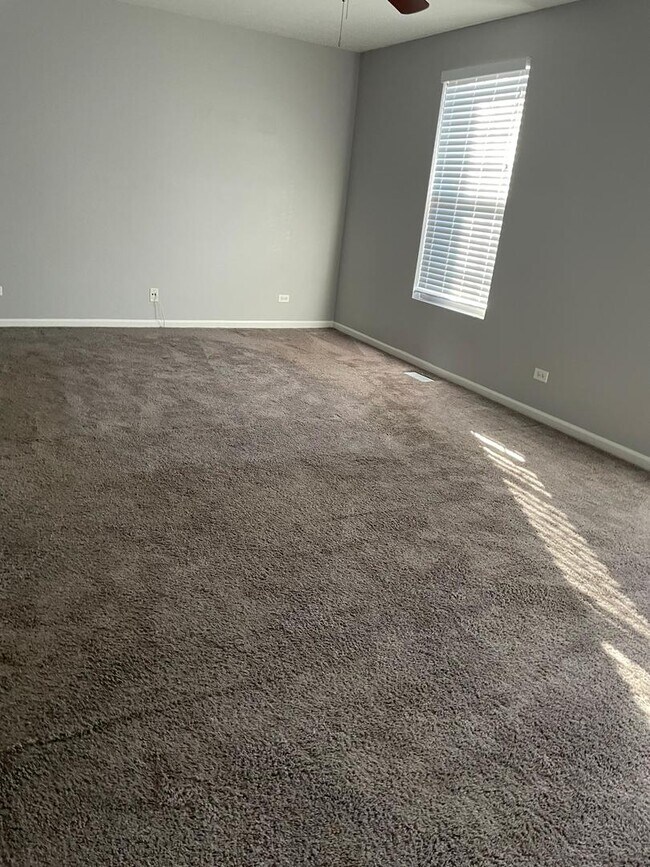 Building Photo - 416 Conservatory Ln