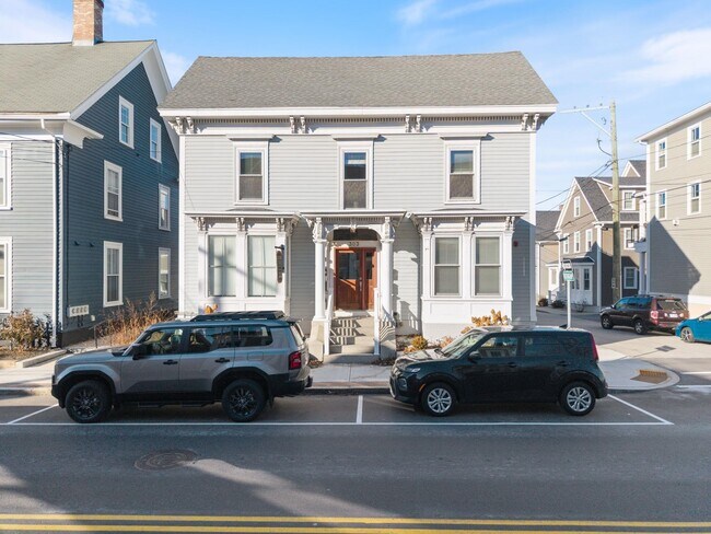 Building Photo - 303 Islington St