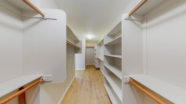 Building Photo - *** Gorgeous 4 bed 3 bath Single Family Ho...