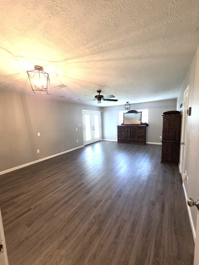 Building Photo - 415 Co Rd 758