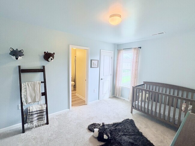 Building Photo - 456 Sullivan Loop Rd