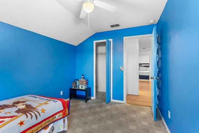 Building Photo - 9780 Hollyhill Dr