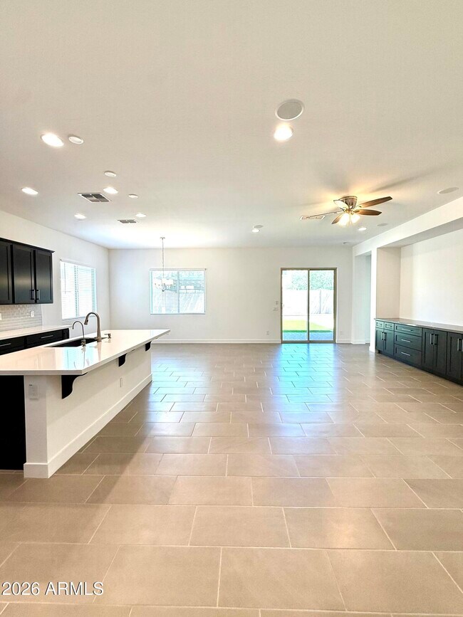 Building Photo - 3824 Fiestaflower Ln