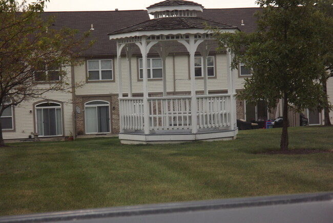 Building Photo - Spacious 2 story Beavercreek Condo