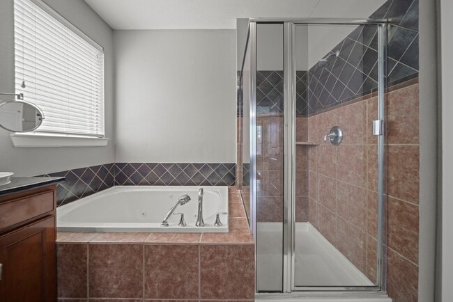 Building Photo - 2413 Quiet Arbor Ln
