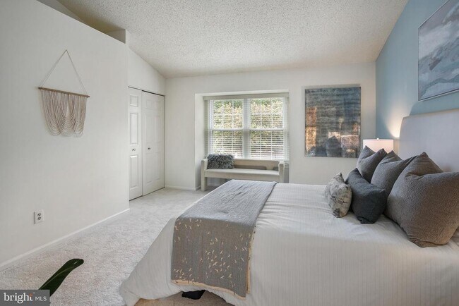 Building Photo - 6542 Cypress Point Rd