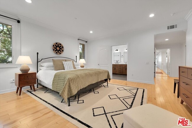 Building Photo - 1601 S Bentley Ave