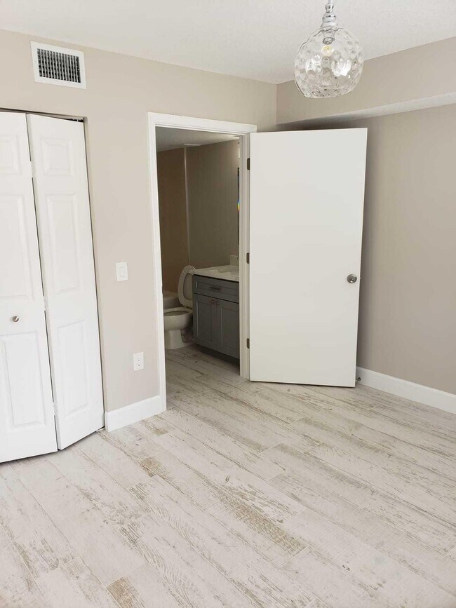 Building Photo - 3512 Briar Bay Blvd